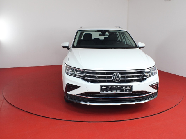 Volkswagen Tiguan Elegance 2.0TDI DSG §$ Navi Travel-Assist