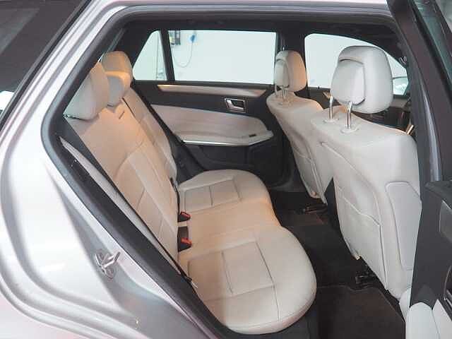 Mercedes-Benz E Klasse T-Modell Avantgarde 220 CDI Tüv bis 04/2026 Einparkhilfe Sitzheizung LED